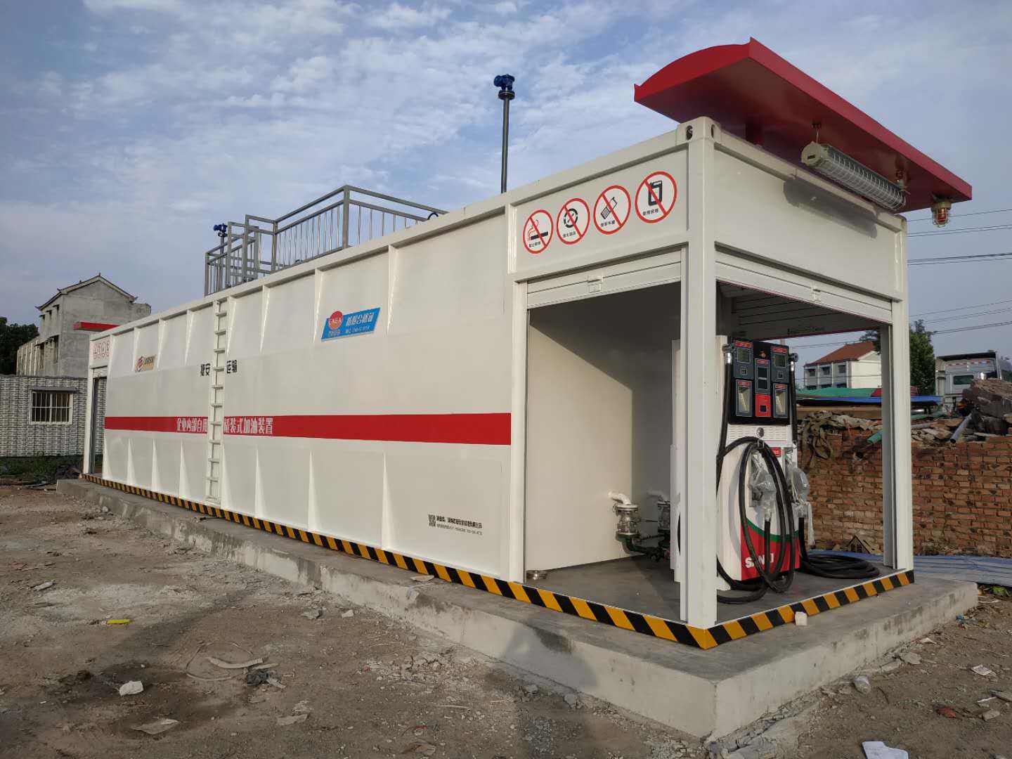 兰考捷安物流运输园成功安装一台中联安科橇装式加油站